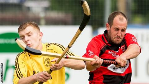 Glenurquhart beat Inveraray 3-1 to reach the semi-finals of the Camanachd Cup