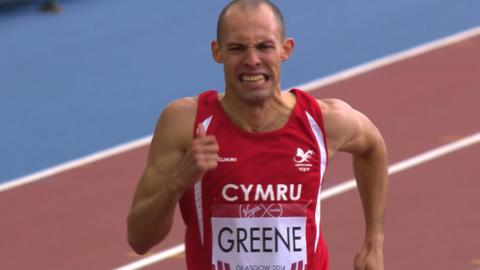 Wales' Dai Greene fails in 400m hurdles