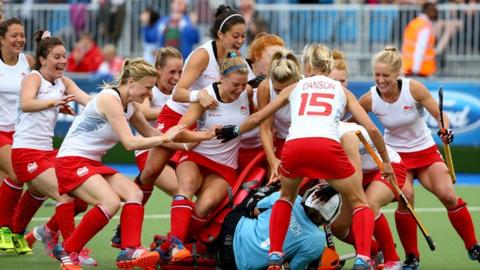 England's hockey team celebrate victory over New Zealand