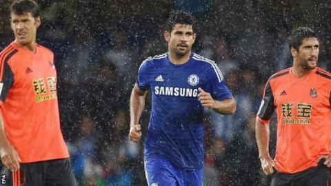 Chelsea's Diego Costa (centre)