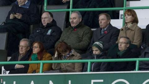 Hibernian chairman Rod Petrie (2nd from left) and Sir Tom Farmer (3rd left)