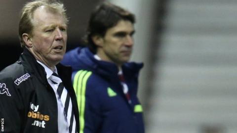 Steve McClaren (left) and Aitor Karanka