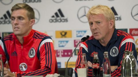 Darren Fletcher, left, and Scotland manager Gordon Strachan