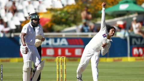 Saeed Ajmal (right) and Hashim Amla