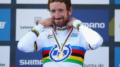 Bradley Wiggins with his world time trial gold medal