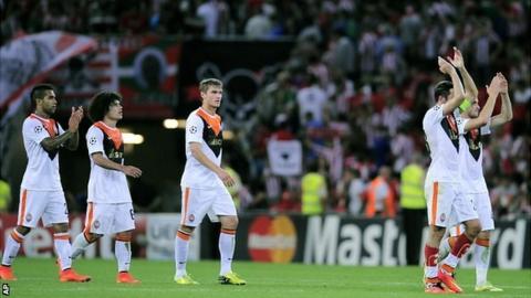 Shakhtar Donetsk players applaud their fans after the 0-0 Champions League match against Athletic Bilbao on 17 September