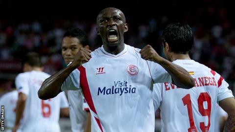 Stephane Mbia celebrates