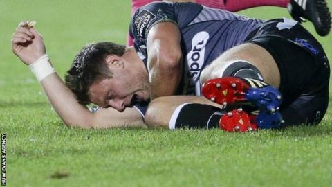Dan Biggar after colliding with Leonardo Sarto