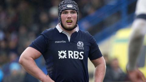 Zander Fagerson helped 13-man Glasgow hold on to a 40-23 win against Treviso