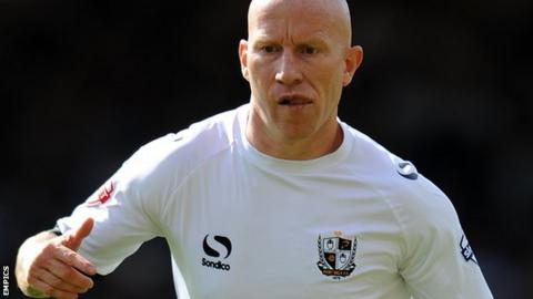 Lee Hughes