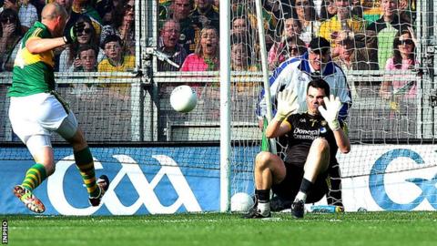 Kieran Donaghy scores for Kerry after Paul Durcan's blunder in the 2014 All-Ireland final