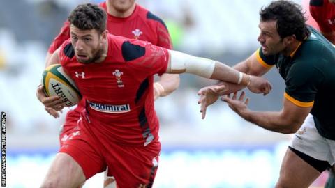 Alex Cuthbert