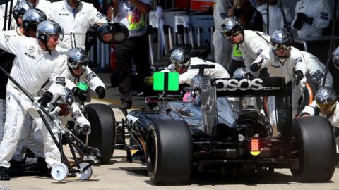 McLaren pit-stop