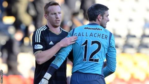 Aberdeen striker Adam Rooney beat Paul Gallacher from the penalty spot at Firhill