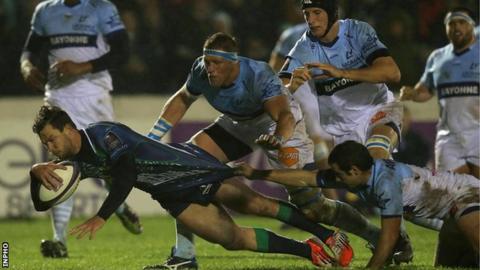 Danie Poolman scores his first try in Saturday's Challenge Cup win over Bayonne
