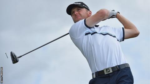 Michael Hoey misses cut by one shot in South Africa - BBC Sport