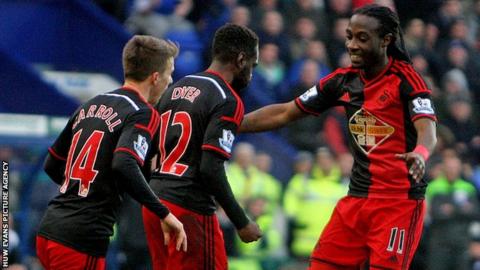 Tom Carroll (L), Nathan Dyer (C) and Marvin Emnes (R)