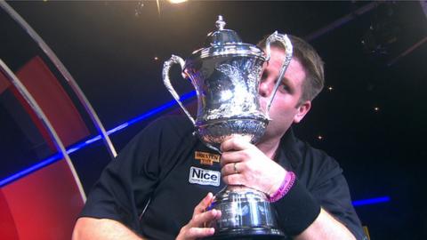 Scott Mitchell wins the 2014 BDO World Darts Championship