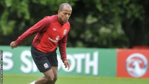Robert Earnshaw