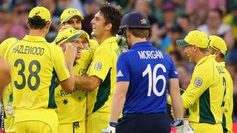 Australia celebrate Eoin Morgan wicket