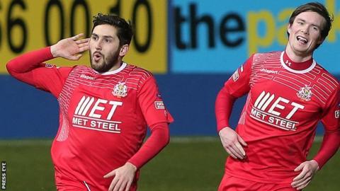 Sean Mackle grabbed a late winner for Portadown