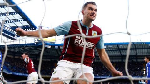 Sam Vokes celebrates scoring against Chelsea