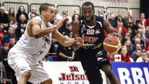 Rashad Hassan in action for Leicester Riders