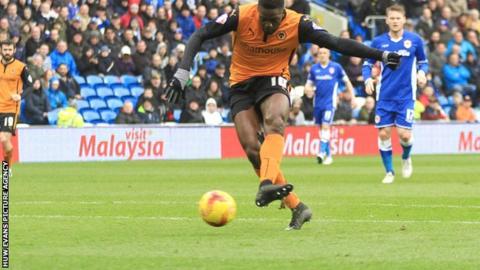 Bakary Sako puts Wolves 1-0 up against Cardiff