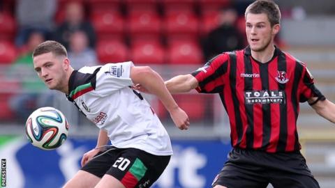 Glentoran and Crusaders will travel from Belfast to Lurgan for their semi-final