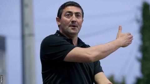 Derry City manager Peter Hutton