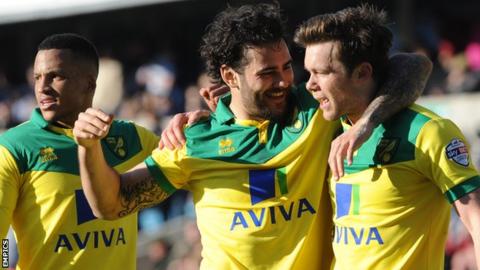 Bradley Johnson and Jonny Howson
