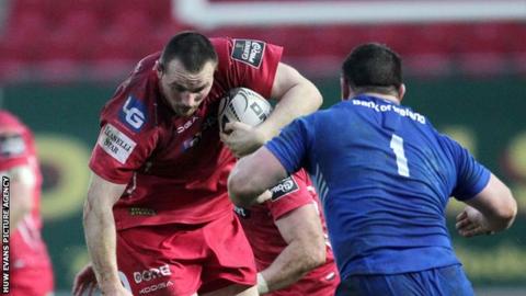 Ken Owens in action for Scarlets against Leinster