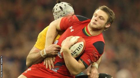 Dan Biggar takes on Australia in 2015