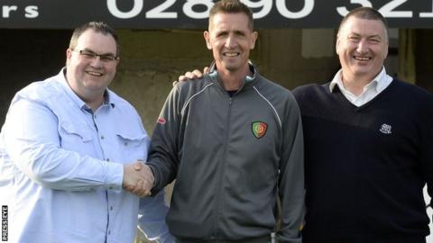 Club treasurer Tommy Whiteside with Stephen Baxter and board member Mark Langhammer
