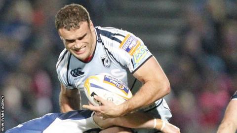 Jamie Roberts in Cardiff Blues action