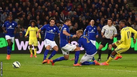 Didier Drogba scores