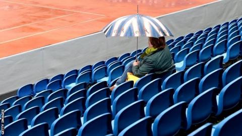 Rain disrupted the quarter-final schedule in Munich on Friday