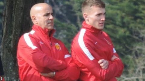 Simon Petulla (left)