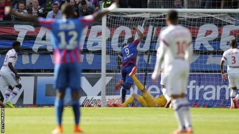Caen celebrate