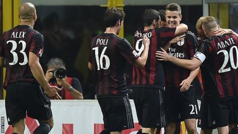 Marco van Ginkel celebrates
