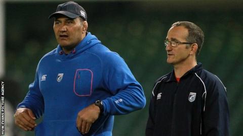 Dale McIntosh (left) with Paul John (right)