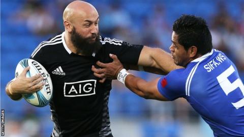 Captain DJ Forbes in action for New Zealand Sevens against Samoa