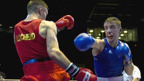 Sam Ball fights Josh Taylor in 2014