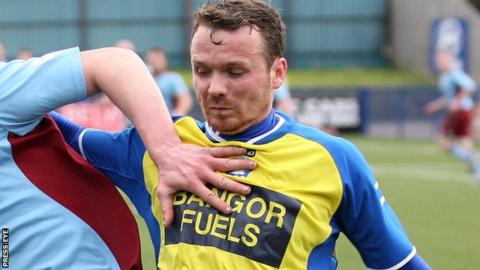 Bangor midfielder Andy Hall signs for Glenavon