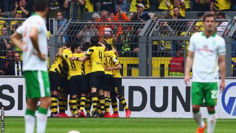 Borussia Dortmund players celebrate
