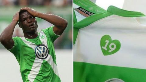 Junior Malanda and a Wolfsburg shirt