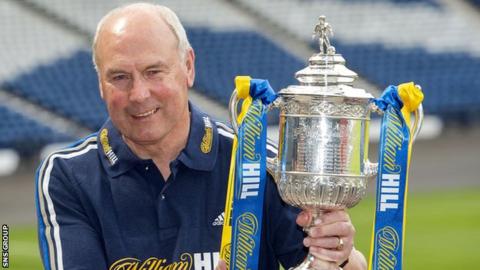 Alex Totten with the Scottish Cup
