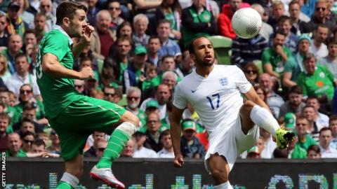 Robbie Brady challenges England's Andros Townsend