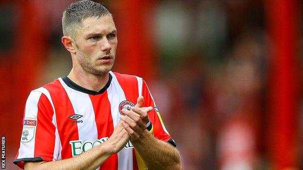 Brentford: Henrik Dalsgaard signs contract extension until summer 2021 ...