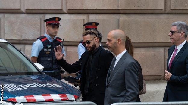 Neymar outside court